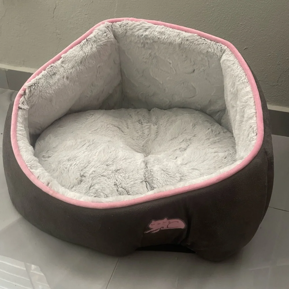 Whisker City Cat Bed